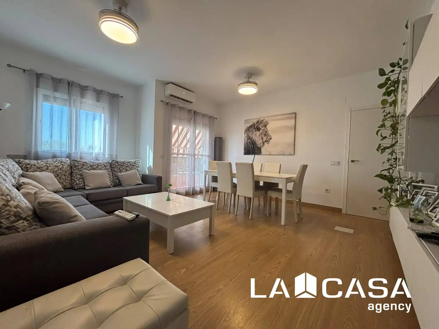 Sala de estar de Piso en venta en Dos Hermanas con Terraza y Piscina