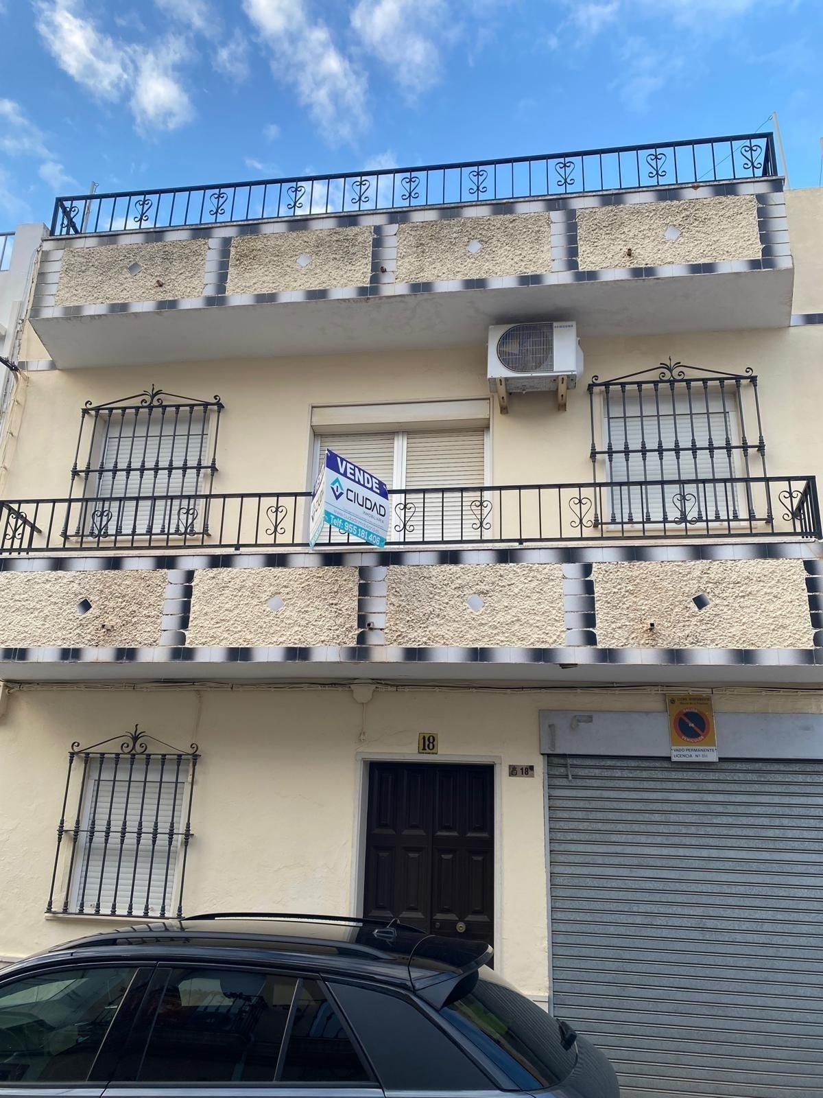 Vista exterior de Casa o chalet en venta en Morón de la Frontera