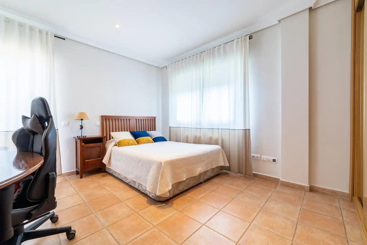 Dormitori de Casa o xalet en venda en Valdemorillo amb Piscina comunitària