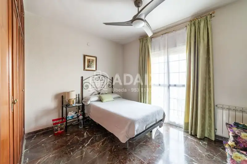 Bedroom of Houses for sale in Úbeda  with Air Conditioner, Heating and Terrace