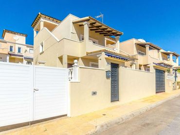 Casa con piscina in vendita a Orihuela Costa