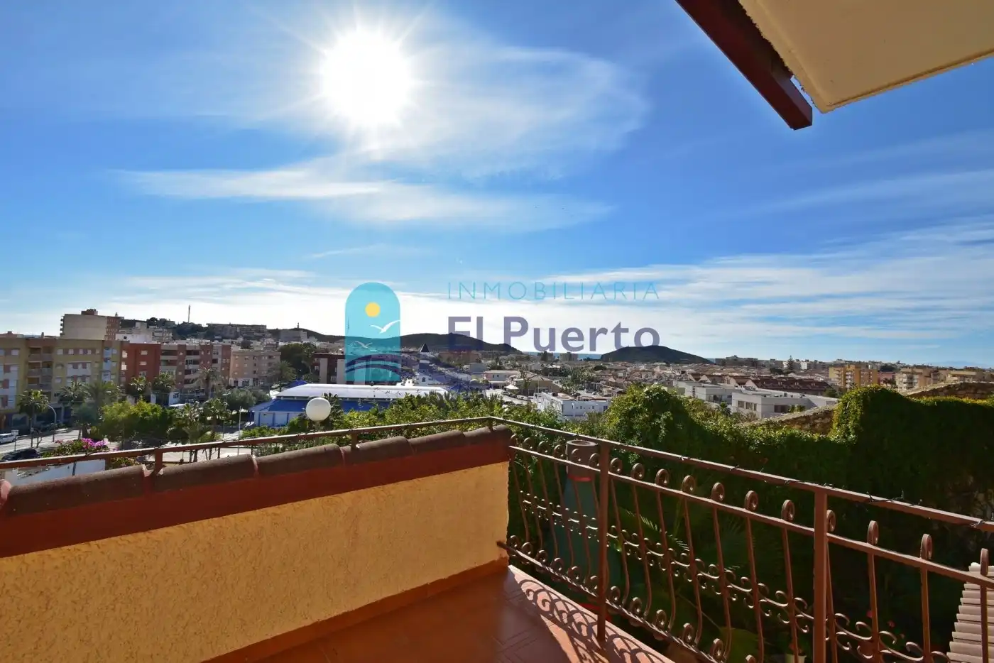 Vista exterior de Casa o xalet en venda en Mazarrón amb Aire condicionat, Calefacció i Jardí privat