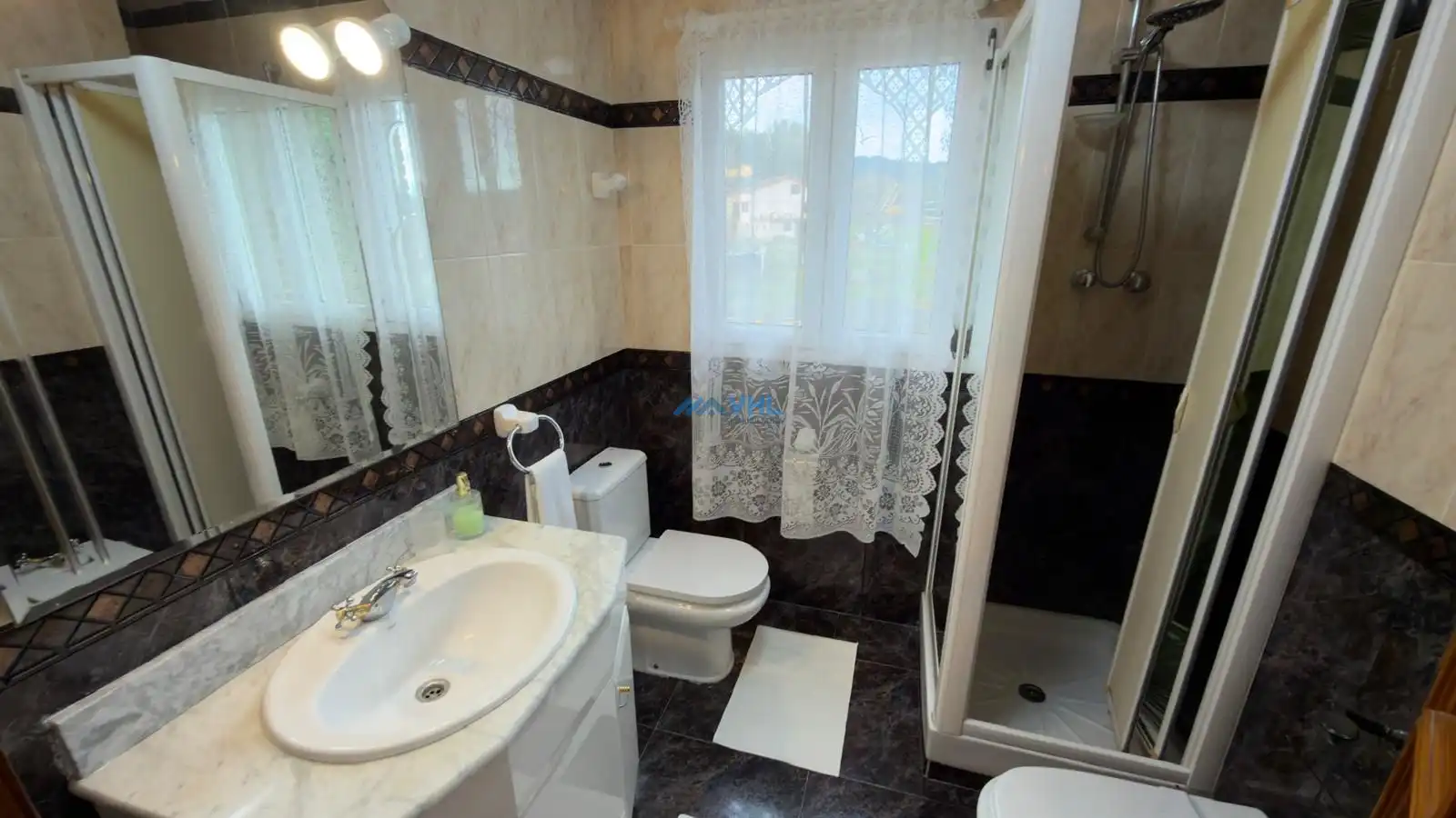 Casa amb jardí en venda a Barrio Sámano 86D, imagen 42