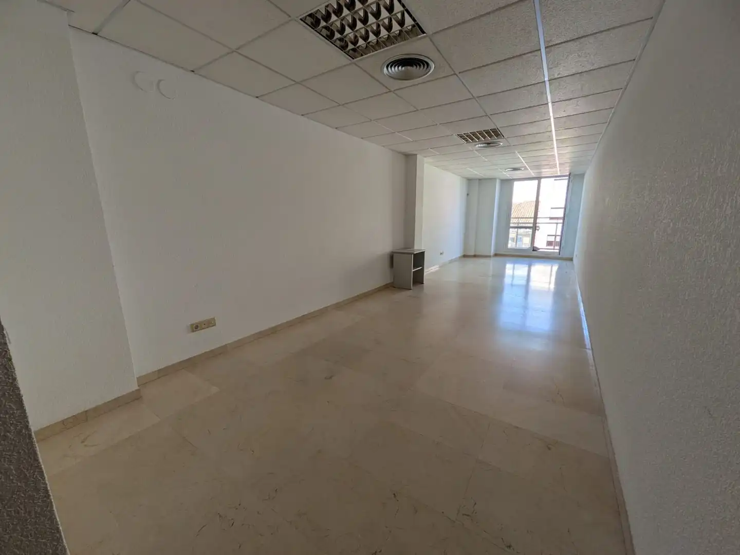 Office for rent in  Logroño  with Air Conditioner, Heating and Storage room