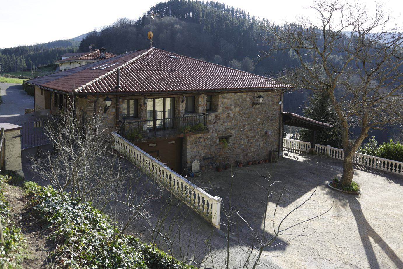 Vista exterior de Casa o xalet en venda en Elgoibar amb Calefacció, Traster i Moblat
