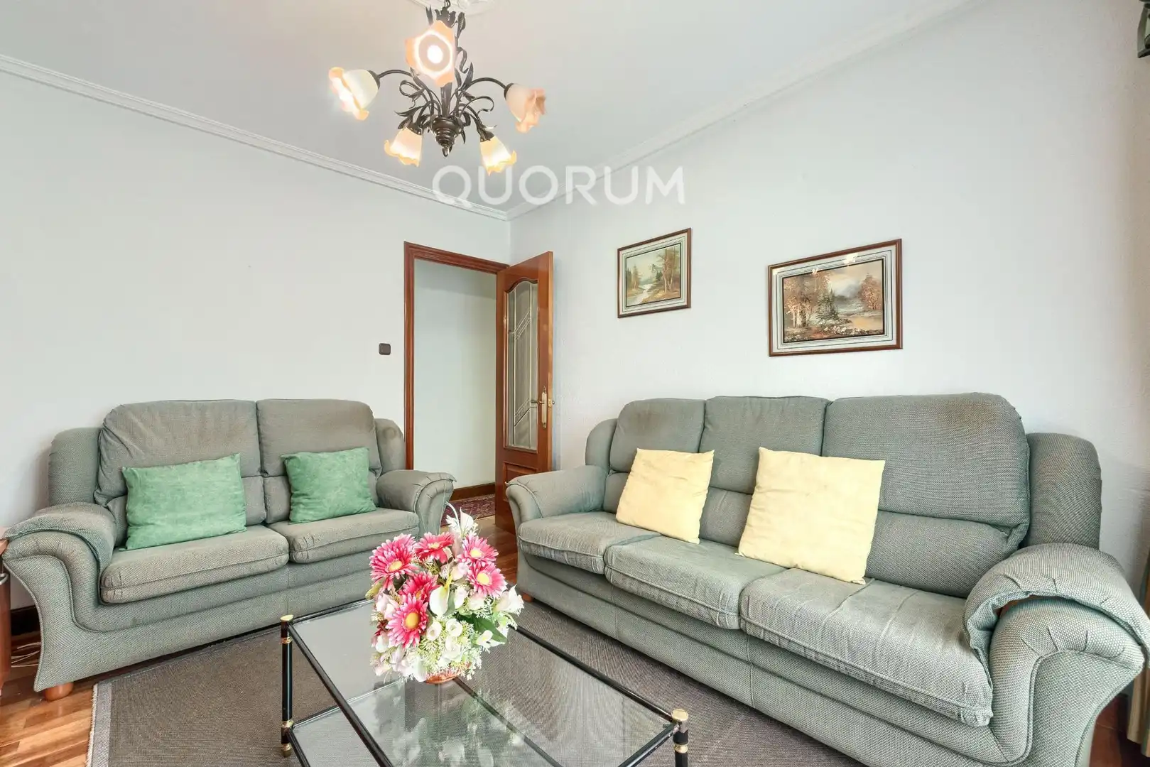 Sala de estar de Piso en venta en Arrigorriaga con Calefacción, Amueblado y Balcón