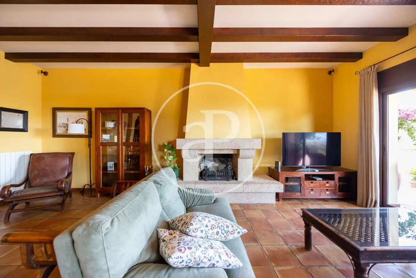 Sala d'estar de Casa o xalet en venda en Argentona amb Aire condicionat, Calefacció i Jardí privat