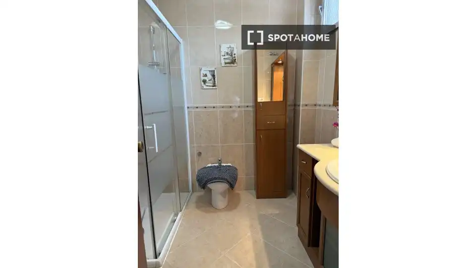 Baño de Piso de alquiler en Málaga con Aire acondicionado, Calefacción y Amueblado
