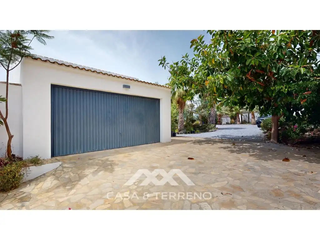 Vista exterior de Casa o chalet en venta en Algarrobo con Aire acondicionado, Calefacción y Jardín privado