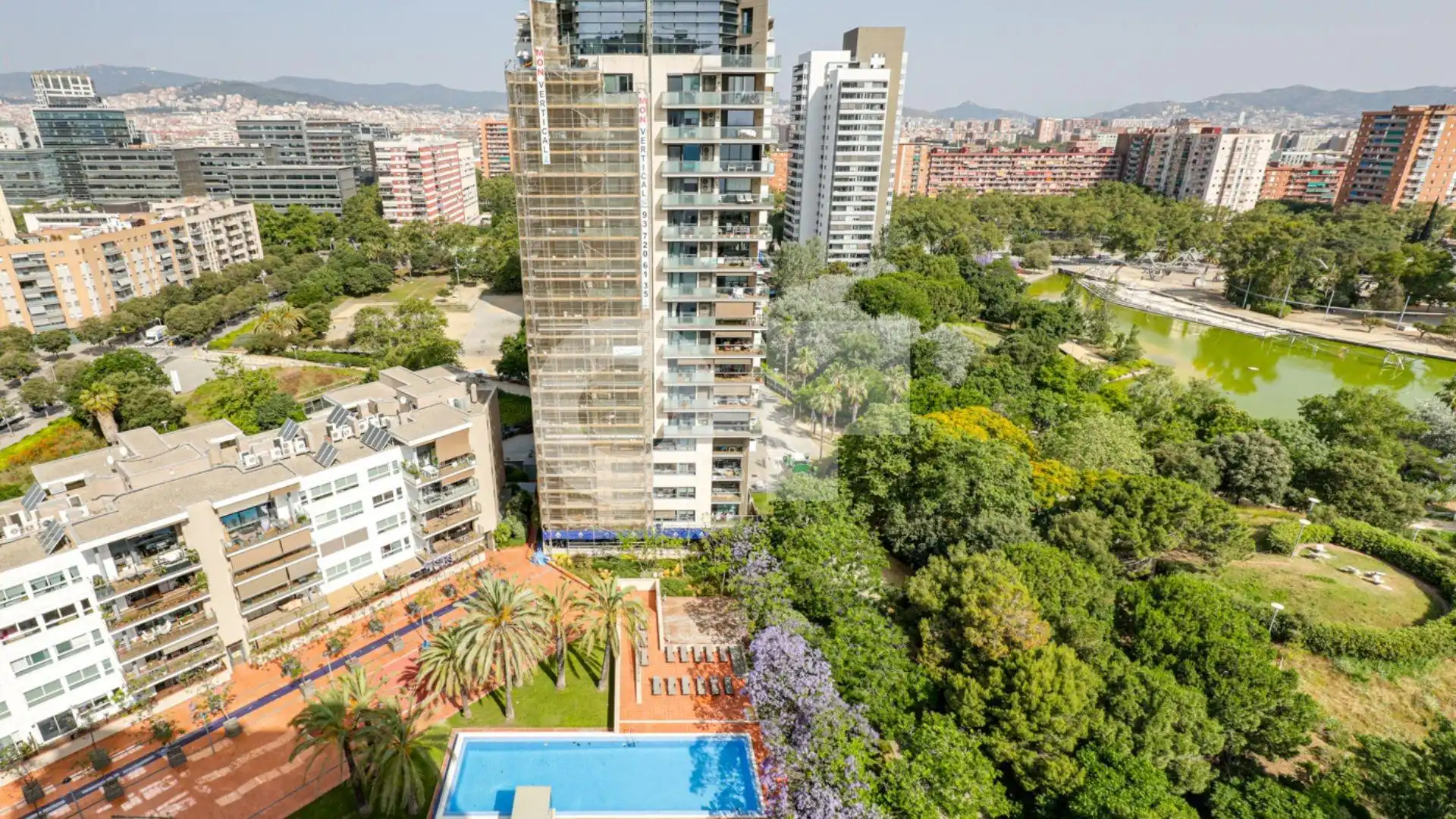 Schwimmbecken von Wohnungen zum Verkauf in Barcelona mit Heizung, Terrasse und Abstellraum