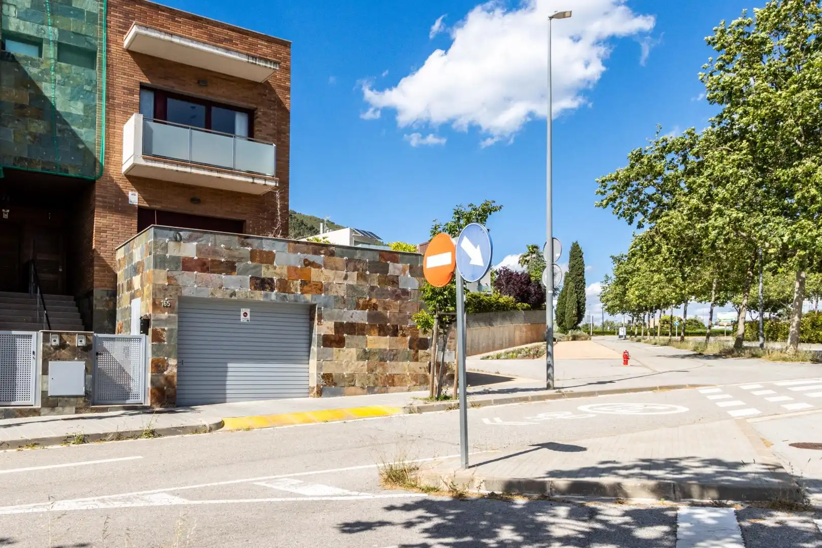 Aparcament de Casa adosada en venda en Castellar del Vallès amb Aire condicionat, Calefacció i Jardí privat