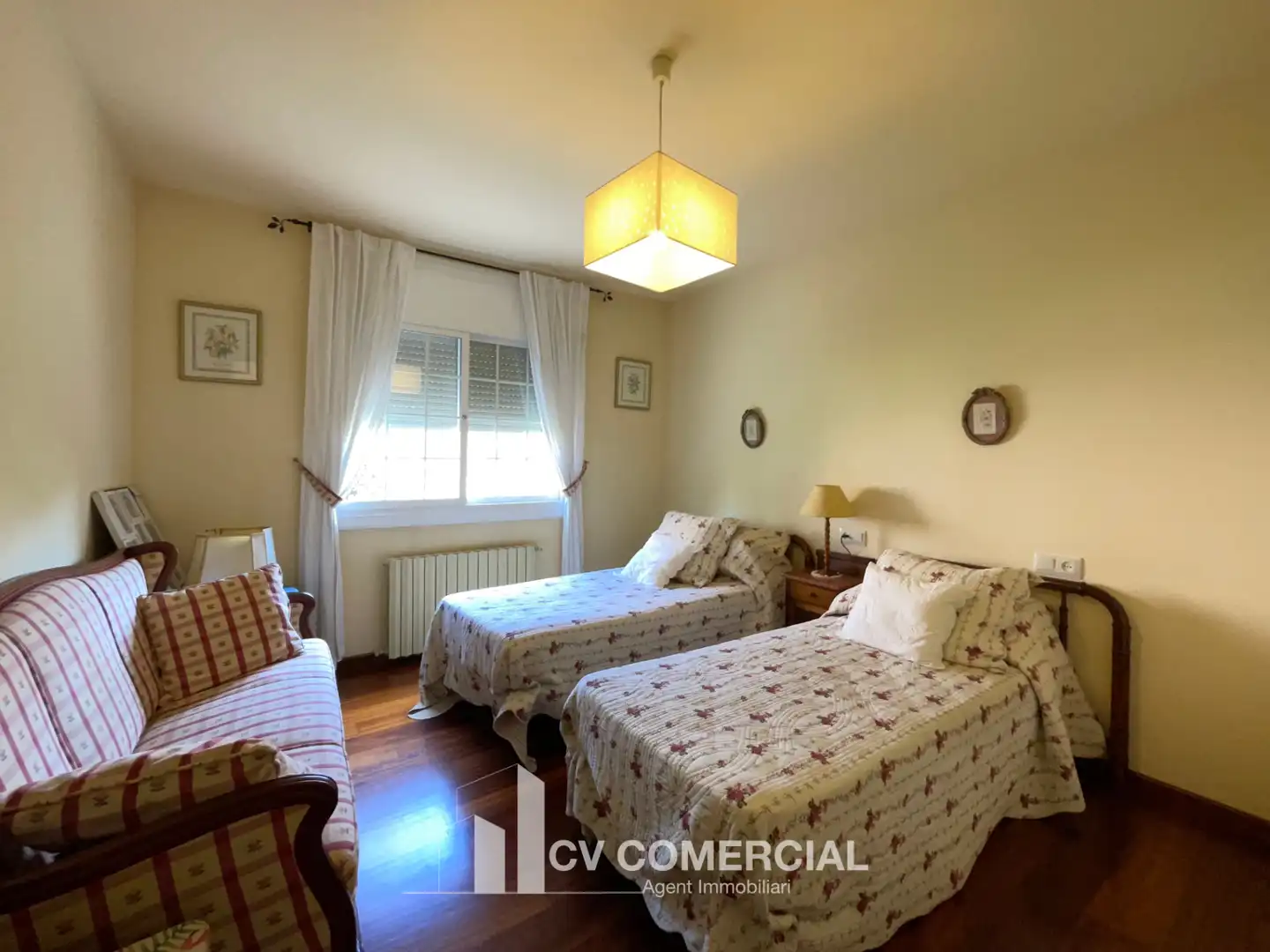 Dormitori de Casa o xalet en venda en Sant Cugat del Vallès amb Aire condicionat, Calefacció i Jardí privat