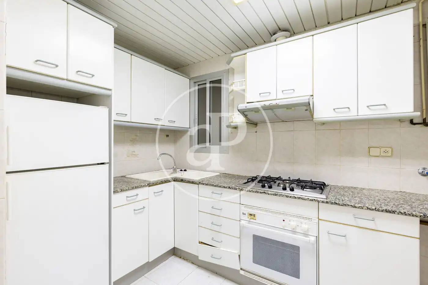 Kitchen of Flat for sale in Barcelona  with Air Conditioner, Heating and Balcony