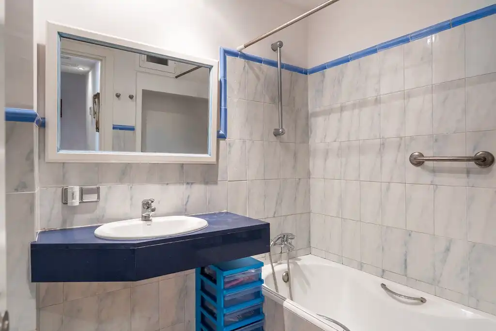 Badezimmer von Wohnungen zum Verkauf in Pollença mit Klimaanlage und Terrasse