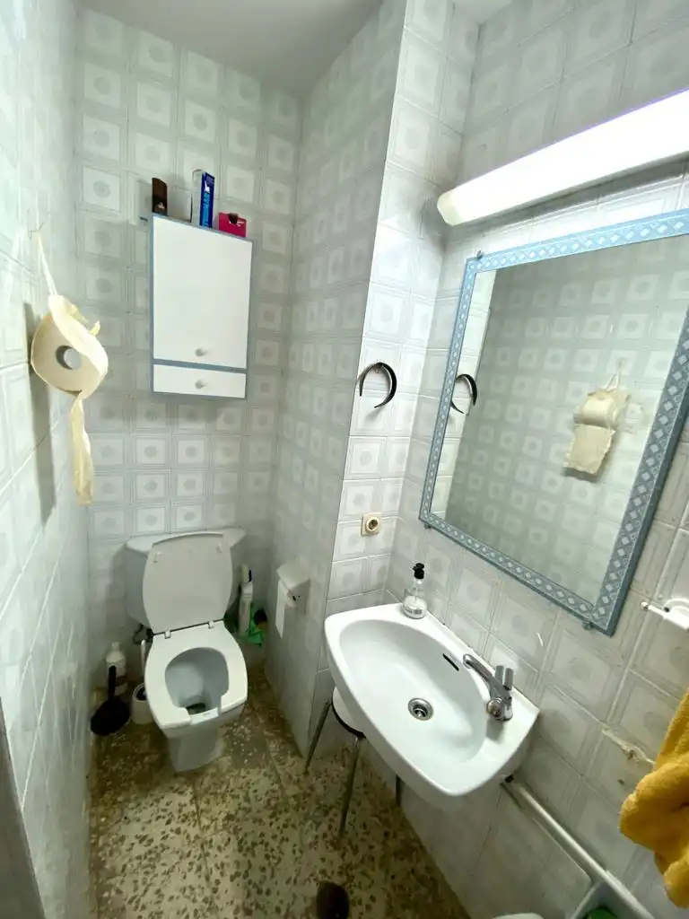 Baño de Estudio en venta en Benalmádena con Terraza y Amueblado