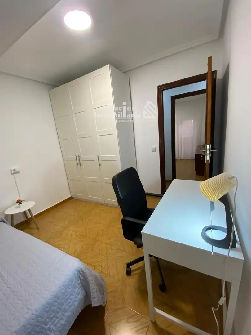 Dormitori de Pis de lloguer en Salamanca amb Calefacció, Terrassa i Moblat