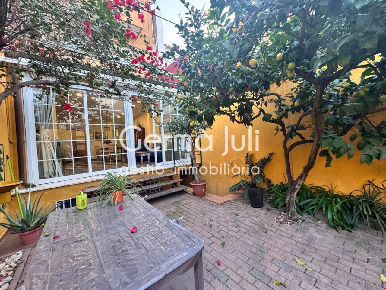 Jardín de Casa o chalet en venta en Badalona con Aire acondicionado, Calefacción y Jardín privado