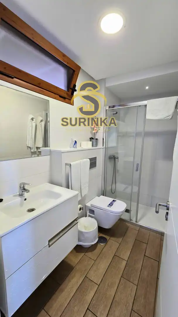 Badezimmer von Dachboden zur Miete in San Bartolomé de Tirajana mit Klimaanlage, Terrasse und Schwimmbad