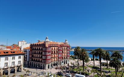 Vista exterior de Pis de lloguer en Castro-Urdiales amb Balcó