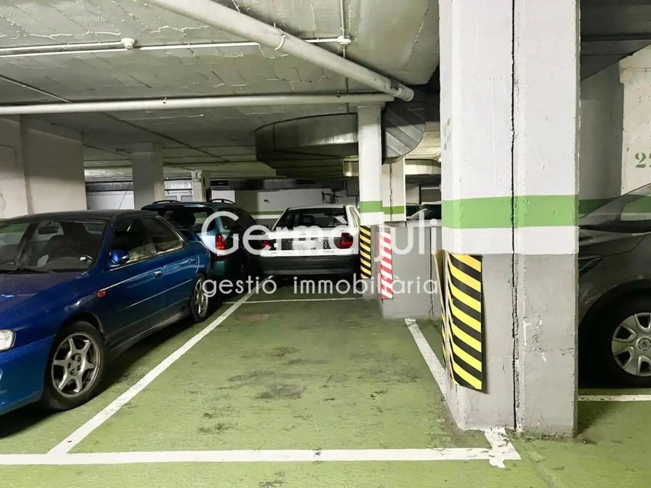 Aparcament de Garatge en venda en Badalona