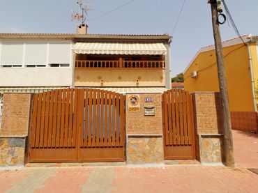 Casa rústica con jardín en venta en N/A