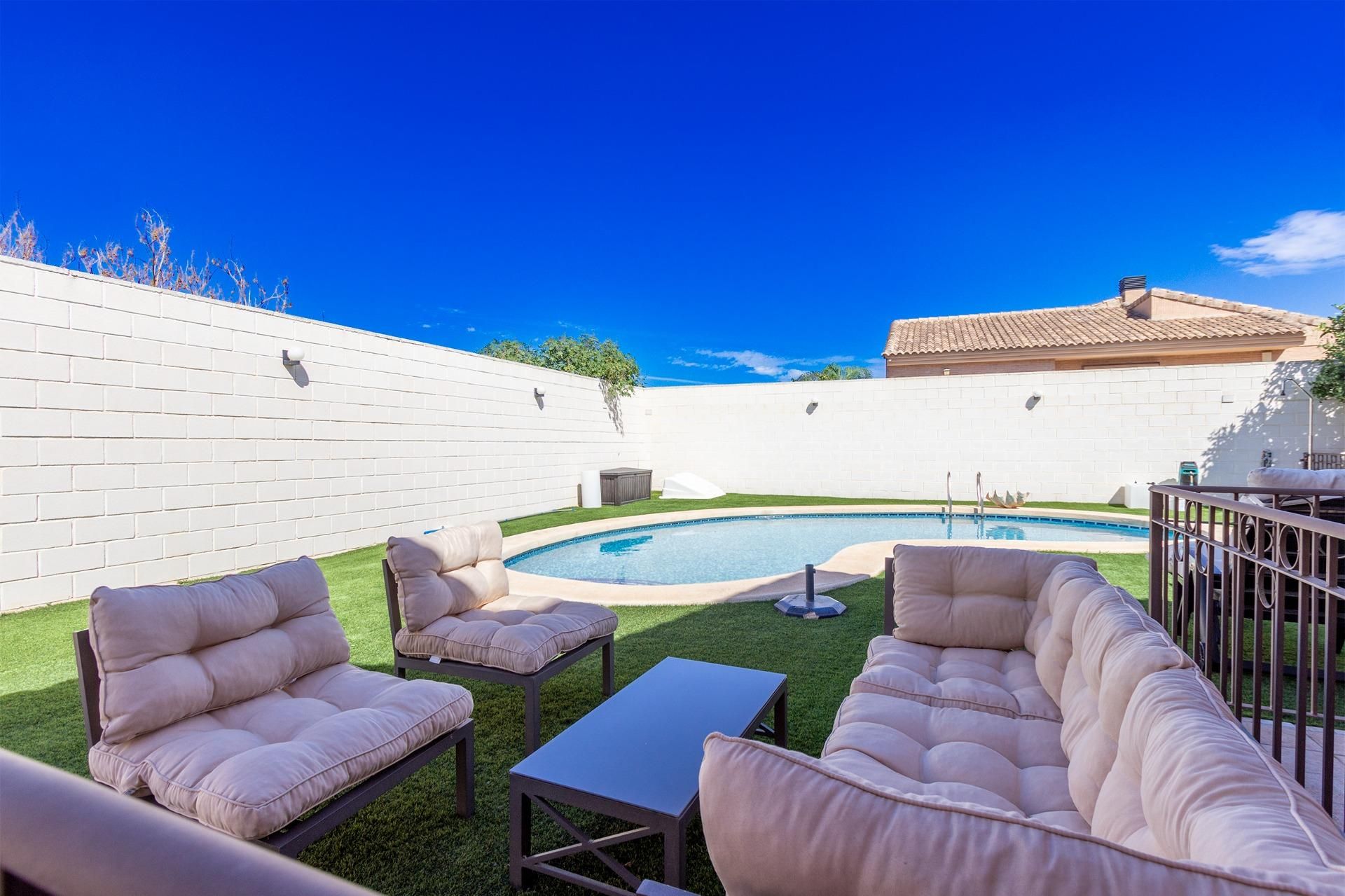 Piscina de Casa o xalet en venda en Mutxamel amb Aire condicionat, Calefacció i Jardí privat