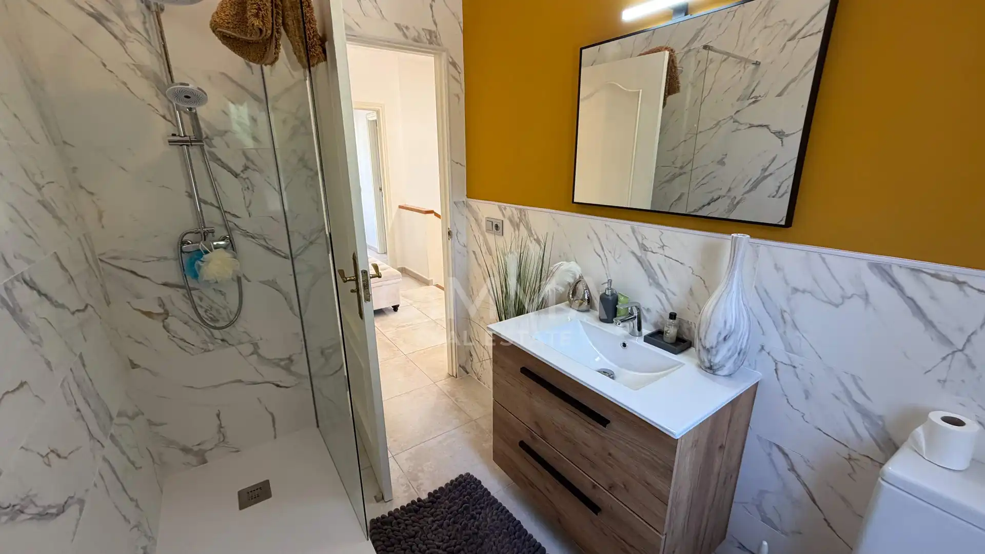 Bathroom of Detached homes for sale in L'Alfàs del Pi  with Air Conditioner, Heating and Terrace