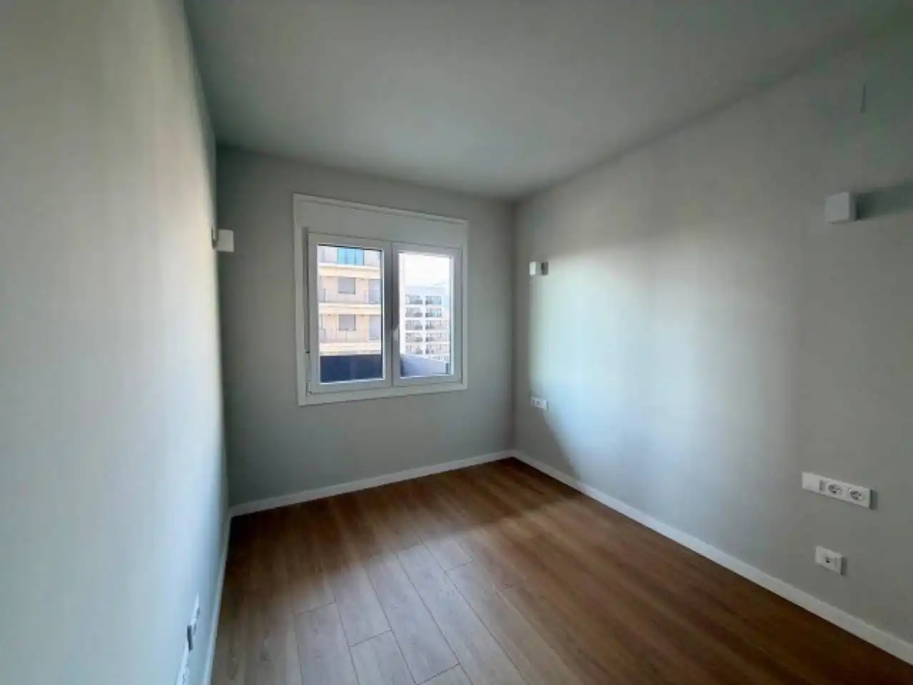 Bedroom of Flat for rent in Terrassa  with Air Conditioner, Heating and Parquet flooring