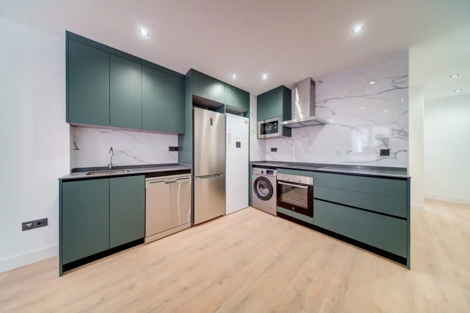 Flat with terrace for sale in Calle de las Delicias 15