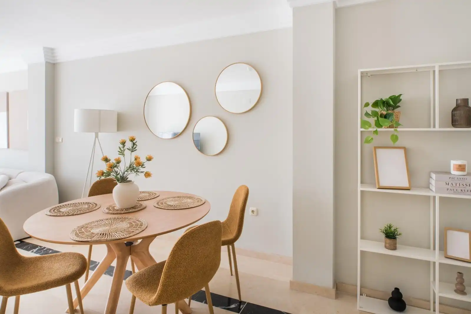 Dining room of Flat for sale in Marbella  with Air Conditioner, Terrace and Furnished