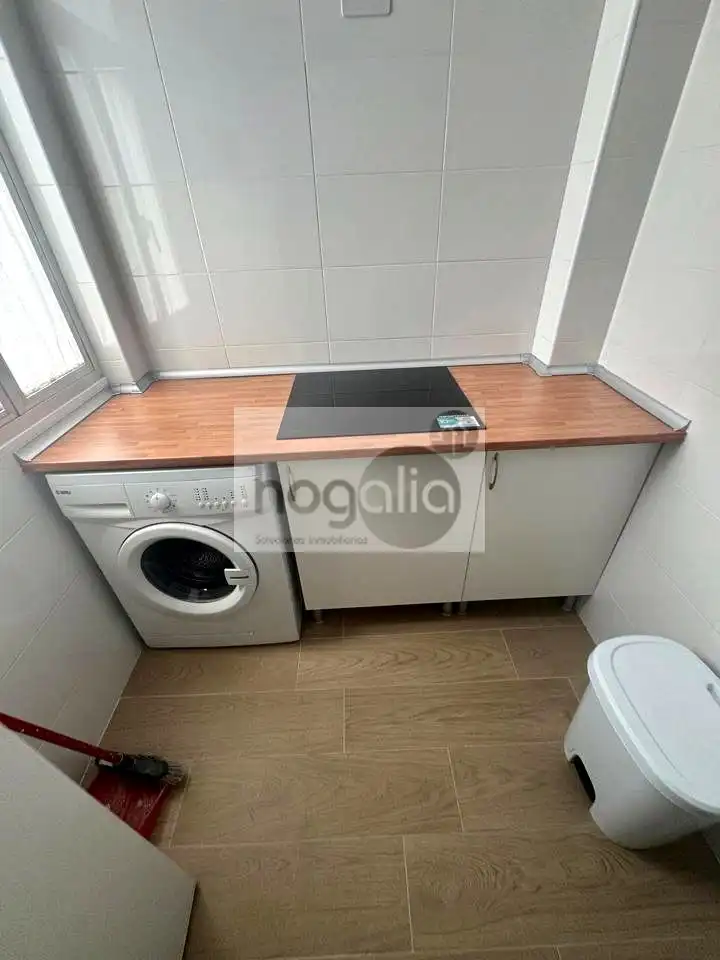 Kitchen of Flat for rent in Sevilla  with Air Conditioner, Terrace and Furnished