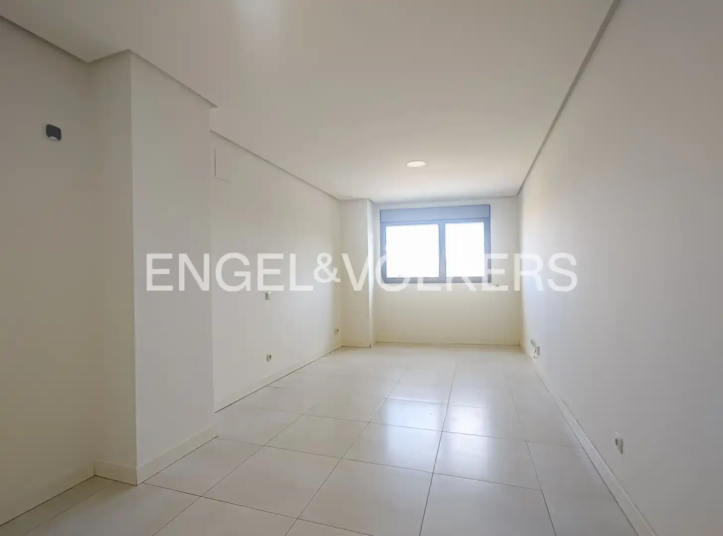 Dining room of Flat for sale in Madrid  with Air Conditioner, Heating and Storage room