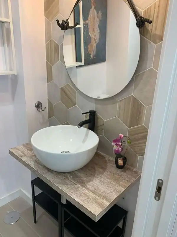 Bathroom of Flat for rent in Granada  with Air Conditioner, Parquet flooring and Furnished
