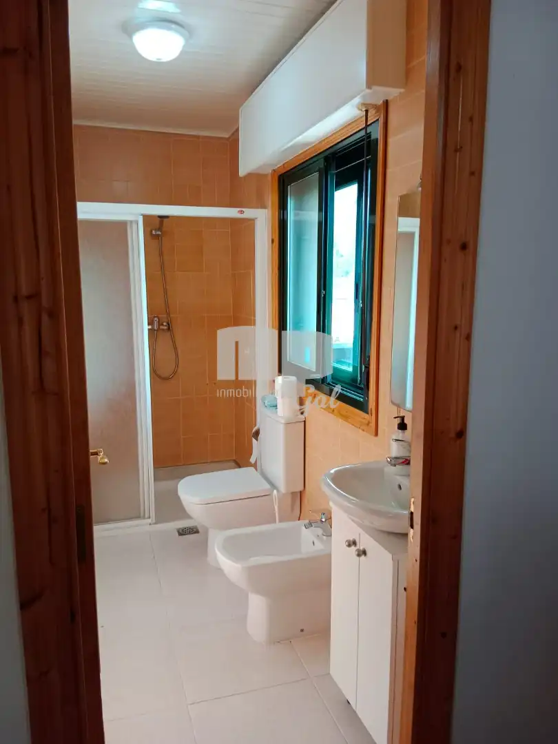 Baño de Casa o chalet en venta en Redondela con Calefacción, Jardín privado y Trastero