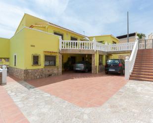 Vista exterior de Casa o xalet en venda en Tormos amb Aire condicionat, Terrassa i Piscina