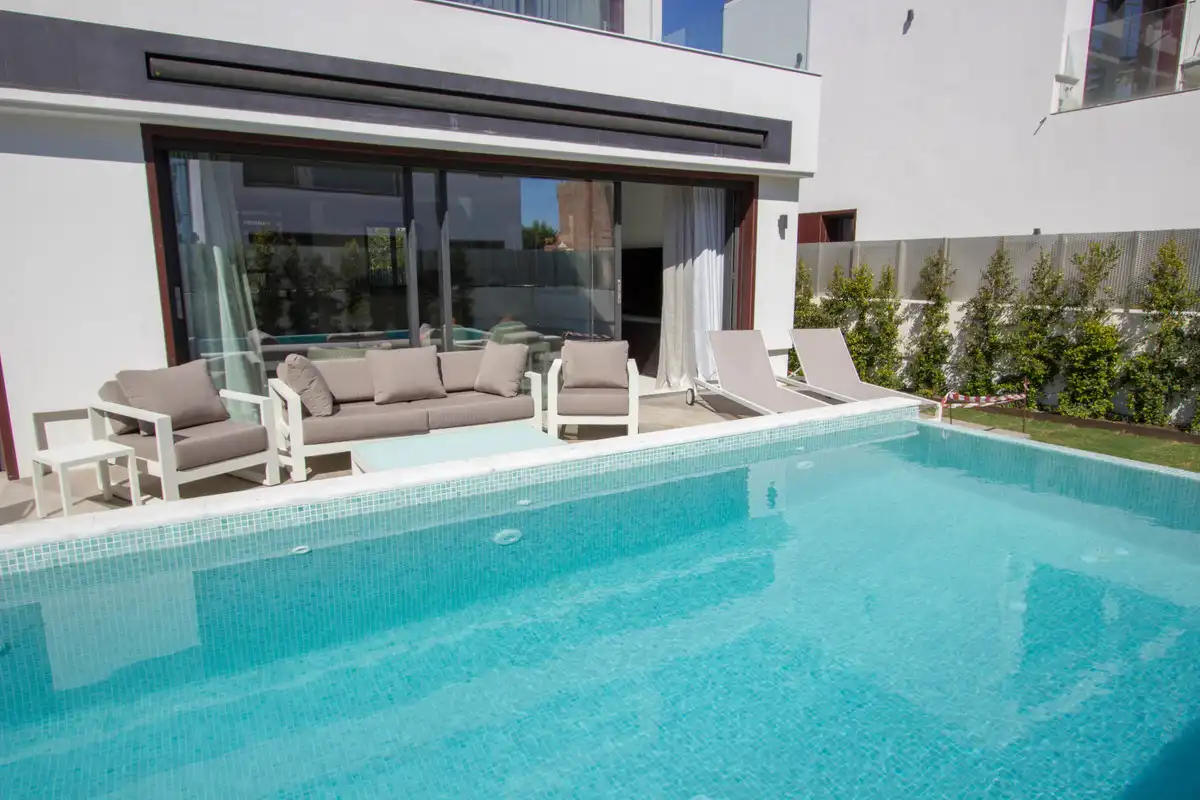 Piscina de Casa o chalet en venta en Marbella con Aire acondicionado, Jardín privado y Terraza