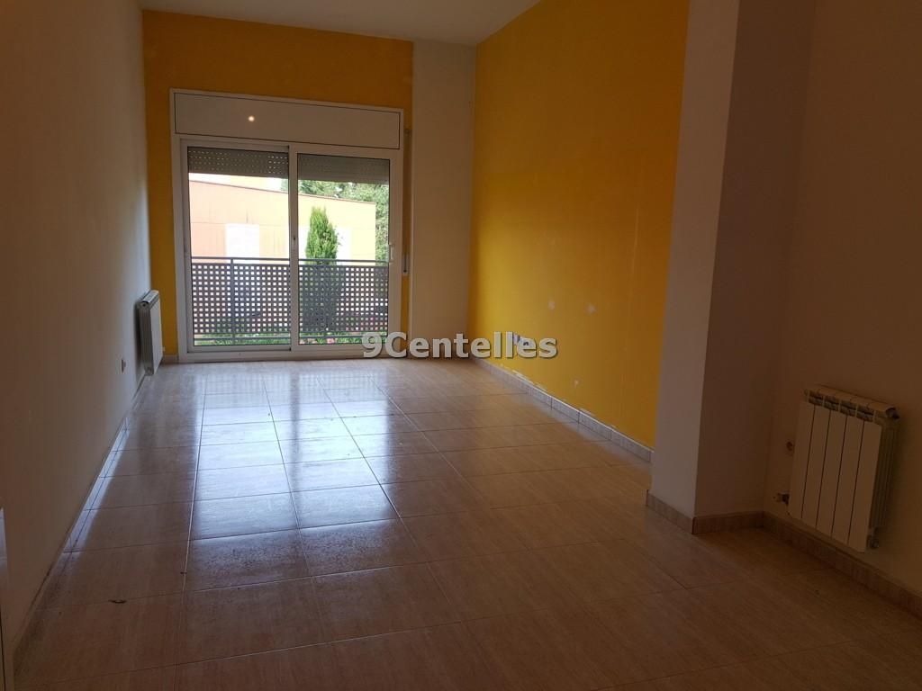 Habitación de Estudio en venta en Centelles con Balcón