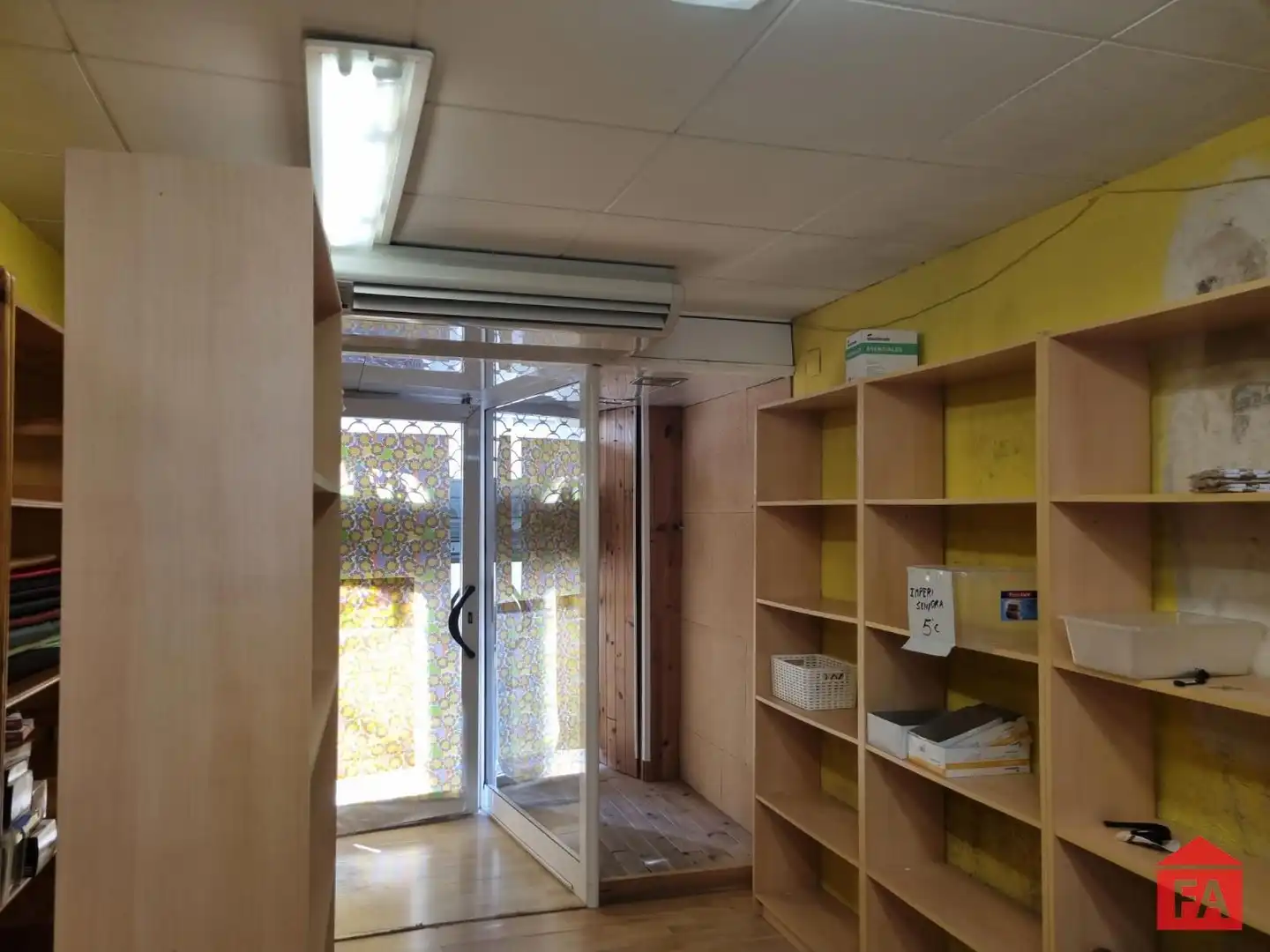 Locale commerciale in affitto a Centre