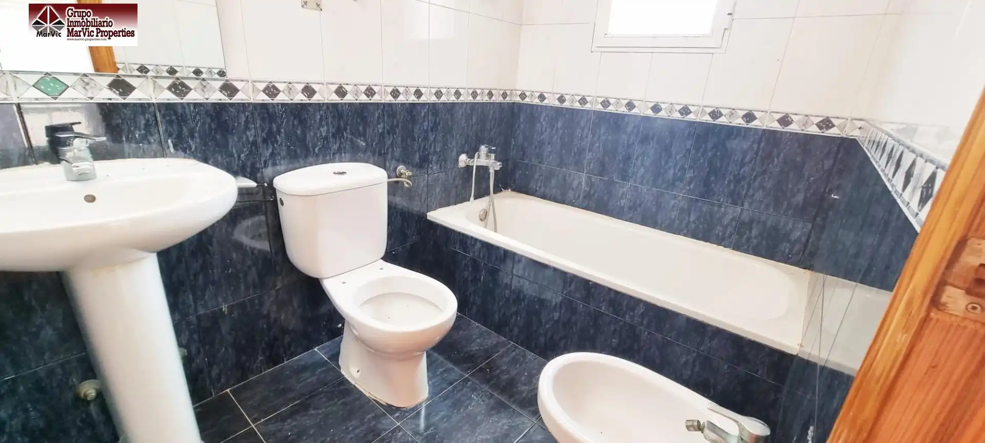 Bany de Casa o xalet en venda en La Nucia amb Calefacció, Jardí privat i Terrassa