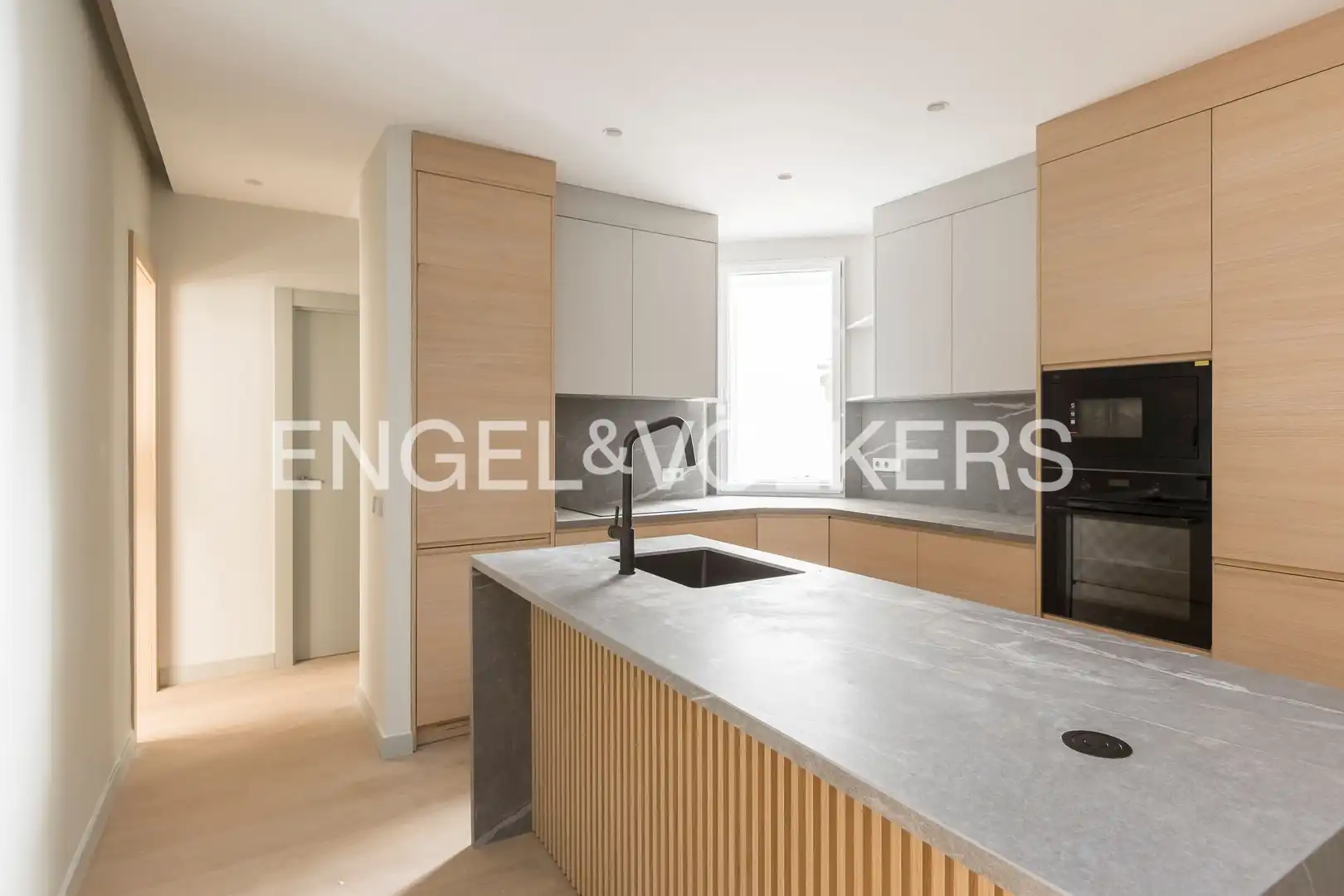 Küche von Wohnung zum Verkauf in  Madrid Capital mit Klimaanlage und Heizung