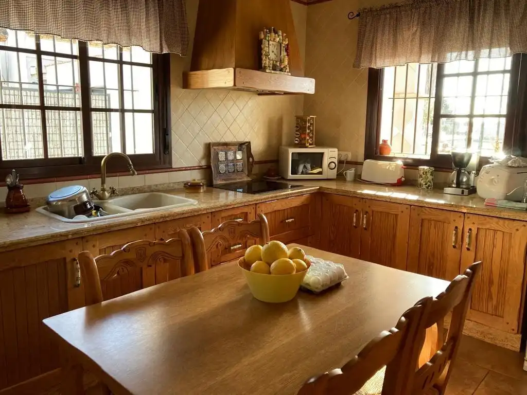Chalet con jardín en venta en Medina Sidonia, imagen 2