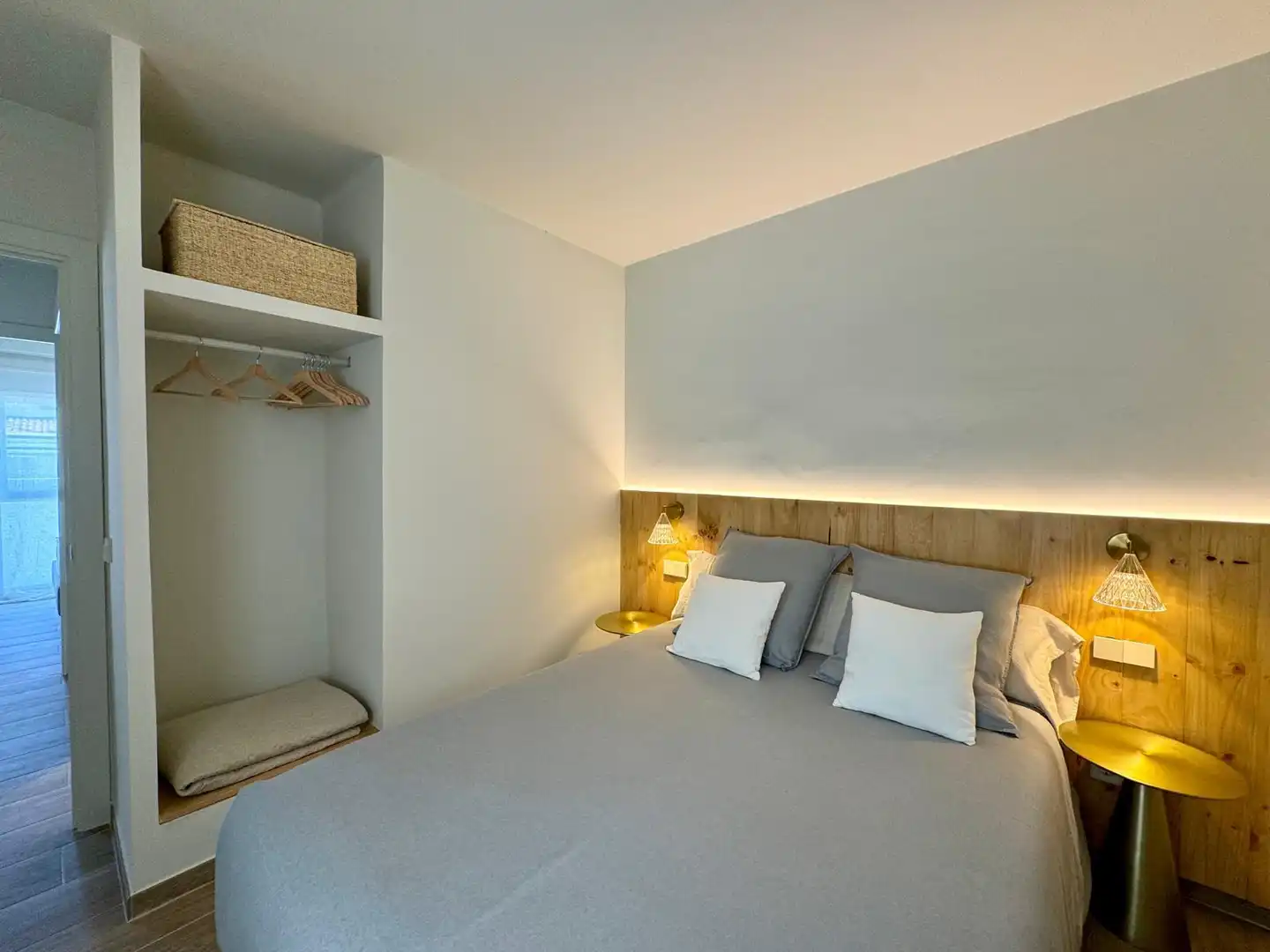Bedroom of Flat for sale in Roses  with Air Conditioner, Heating and Furnished