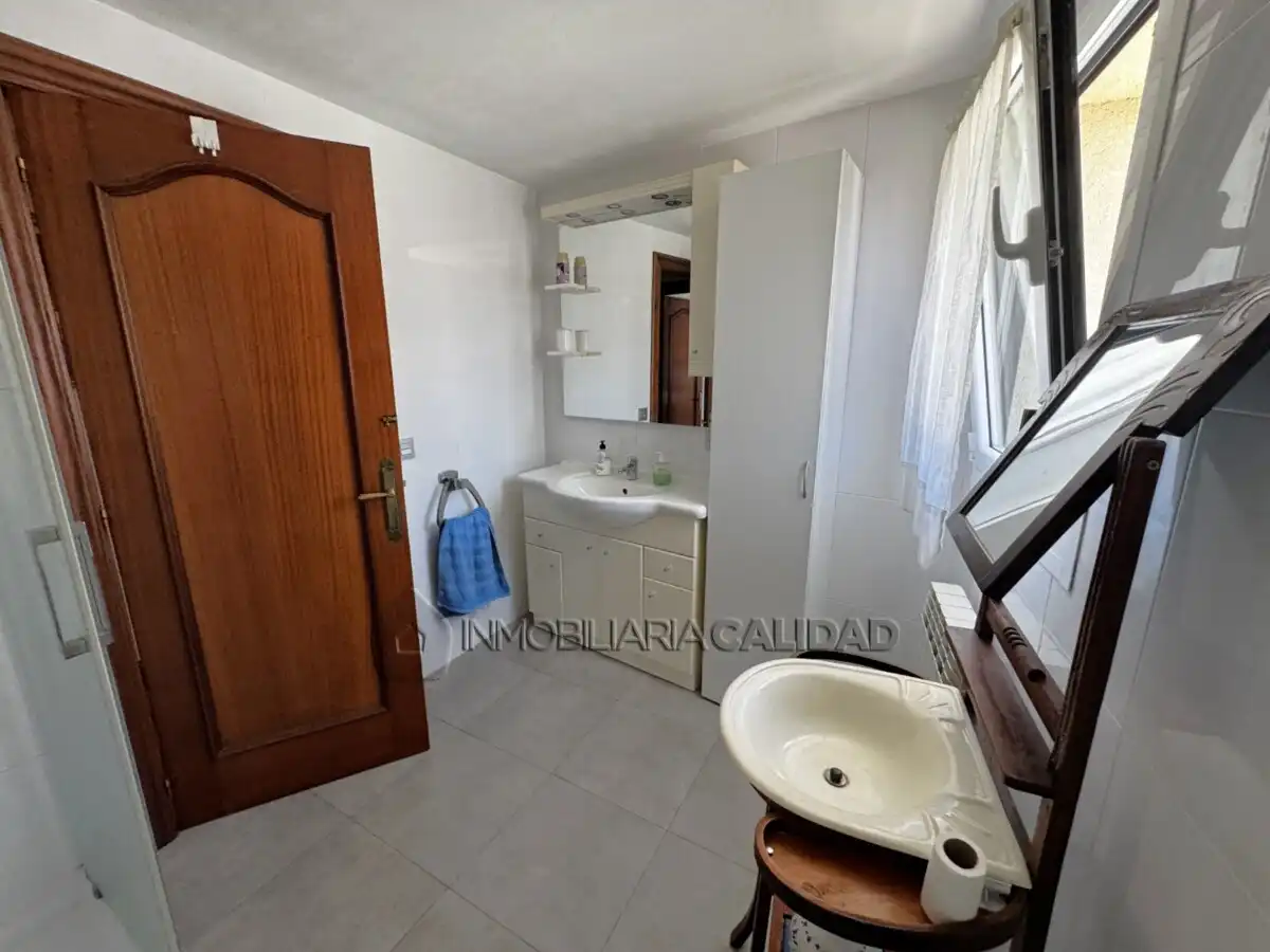 Bathroom of Flat for rent in Burgos  with Heating and Furnished