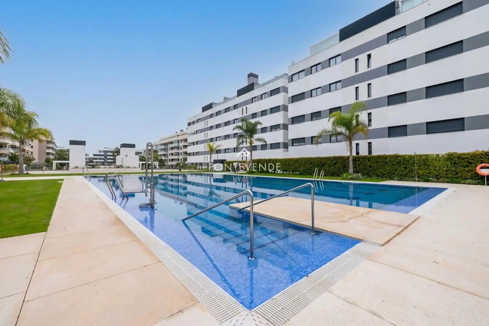 Piso con piscina en venta en Los Álamos