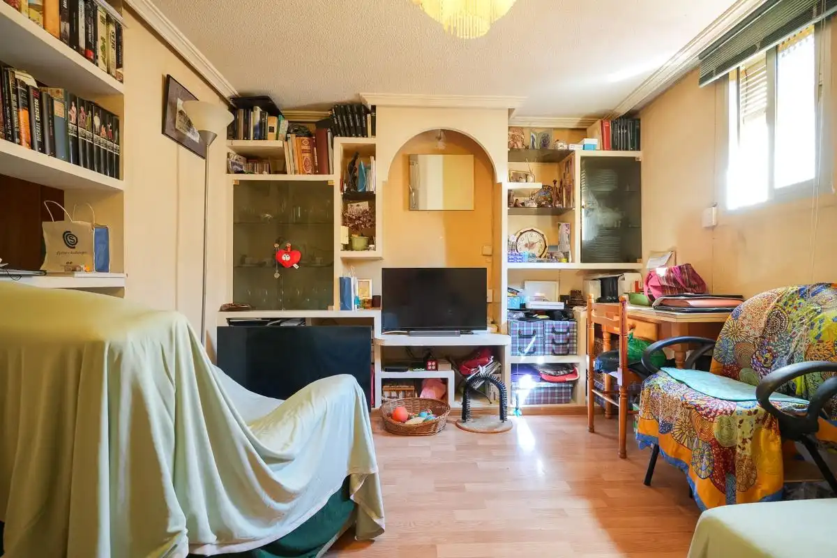 Living room of Flat for sale in Madrid  with Air Conditioner, Heating and Furnished