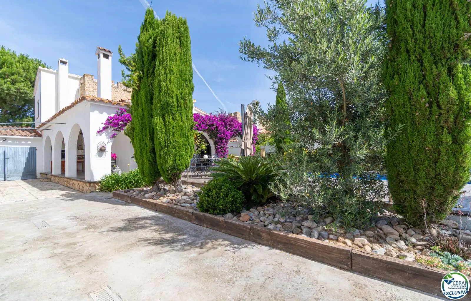 Jardí de Casa o xalet en venda en Empuriabrava amb Aire condicionat, Piscina i Moblat
