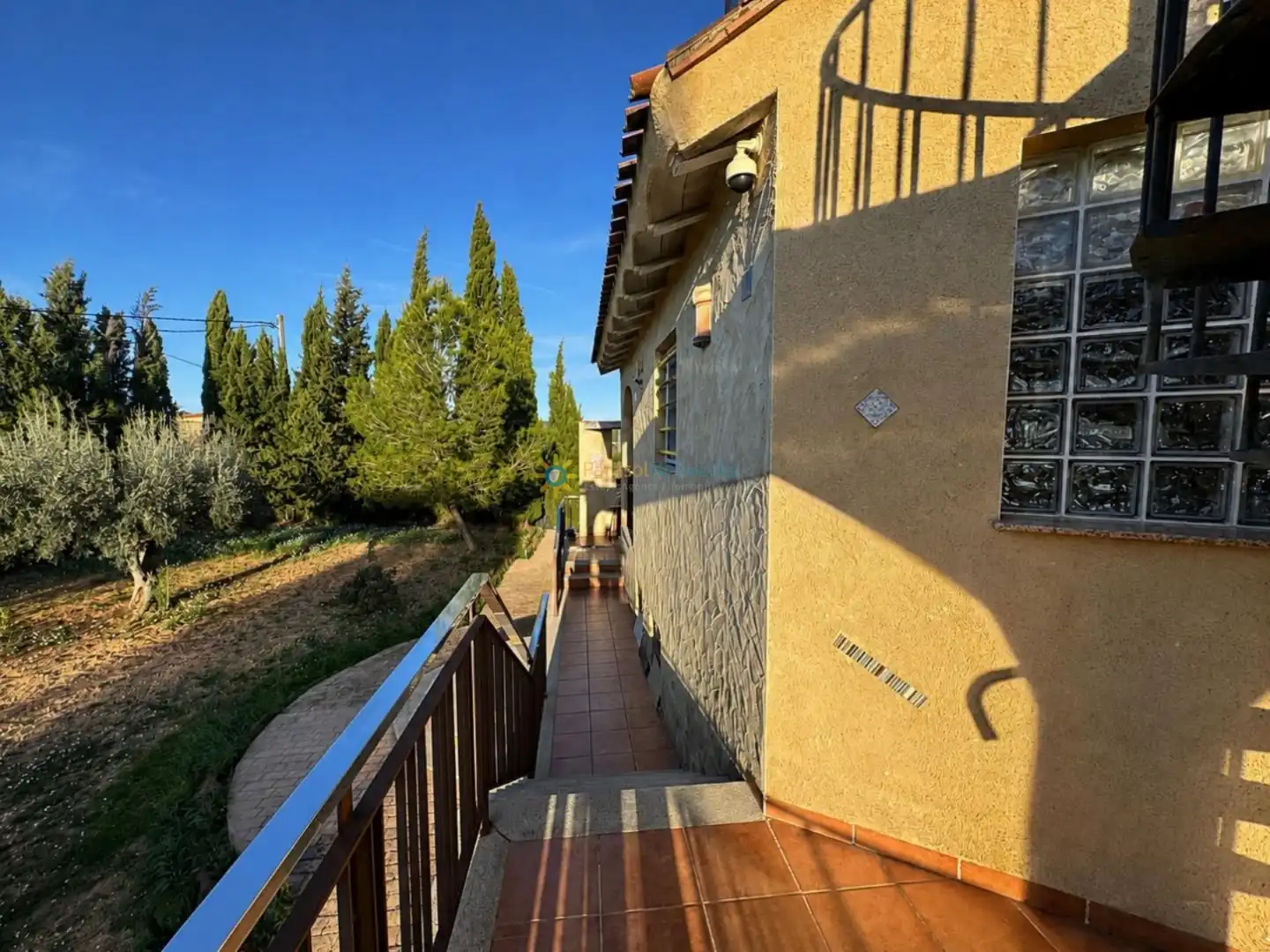 Außenansicht von Haus oder Chalet zum Verkauf in Benigànim mit Klimaanlage, Privatgarten und Terrasse