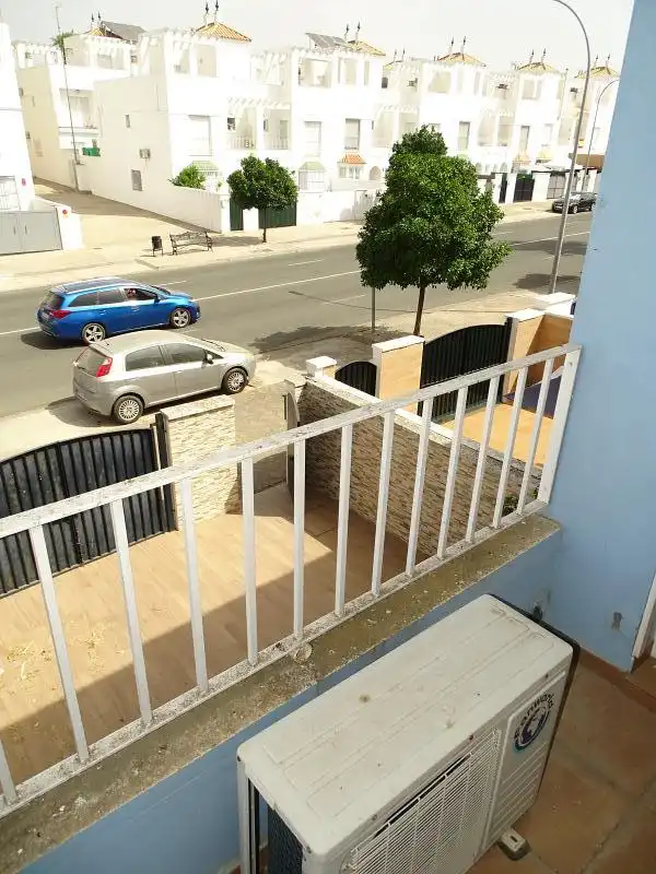 Terraced house with terrace for sale in Avenida de Las Lumbreras, imagen 4
