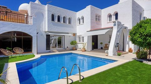 Foto 2 de Casa o chalet en venta en Los Pacos, Fuengirola
