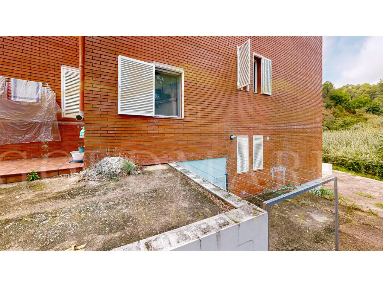 Vista exterior de Casa o xalet en venda en Corbera de Llobregat amb Aire condicionat, Calefacció i Jardí privat